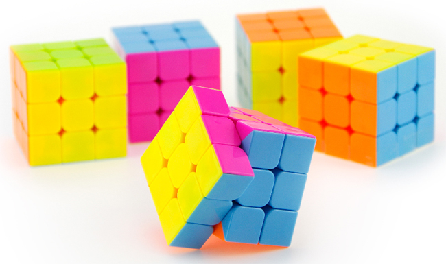 YongJun GuanLong 3x3x3 Stickerless Magic Cube Pink Version